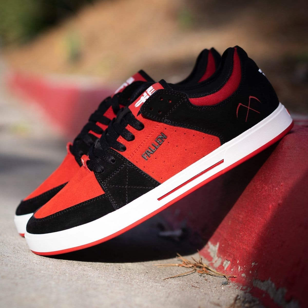 Fallen Trooper Black/Scarlet Red